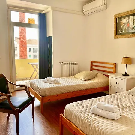 Luxury Part Of The - Modern With Airconditioning - Near Subway Appartement