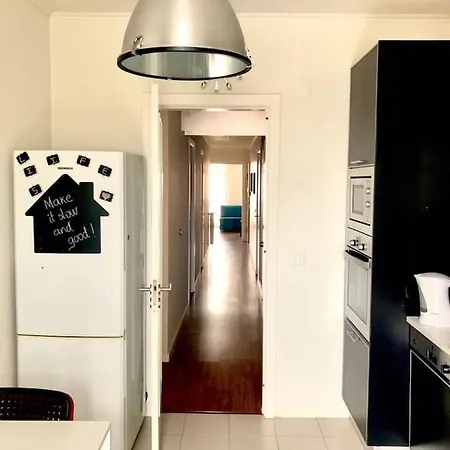 Luxury Part Of The - Modern With Airconditioning - Near Subway