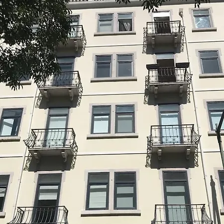 Luxury Part Of The - Modern With Airconditioning - Near Subway Lisbon