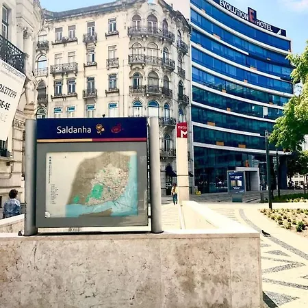 Apartment Luxury Part Of The - Modern With Airconditioning - Near Subway Lisbon